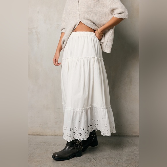 #337 New! Eyelet Cotton White linned Maxi Skirt - Picture 3 of 4